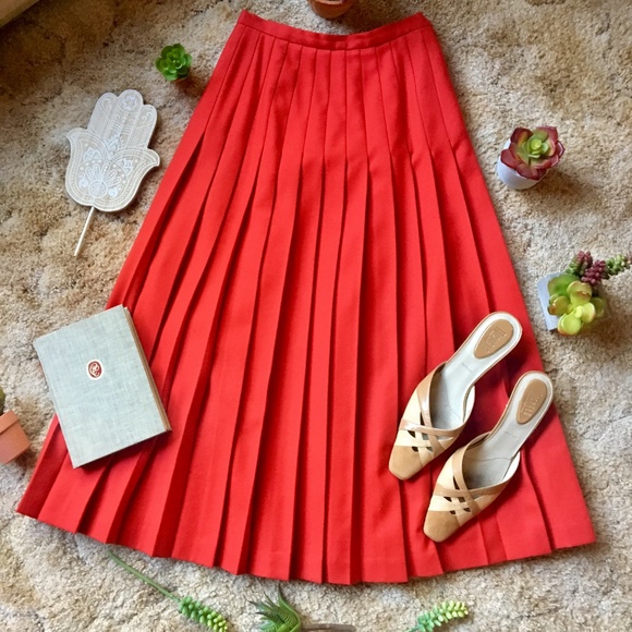 {Vintage Charter Club} Red 100% Wool Pleated Skirt - Picture 4 of 8